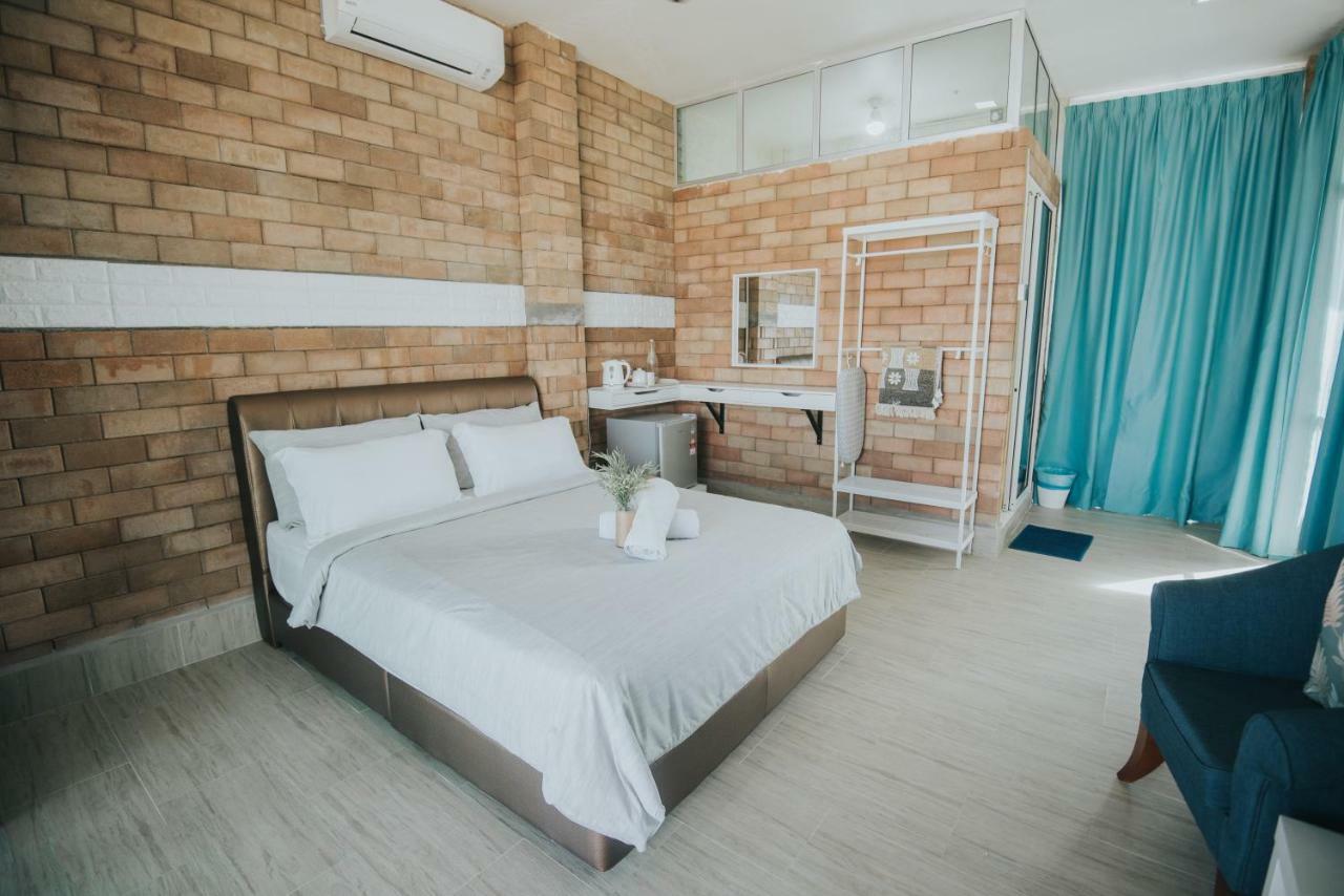 Ombak Deru Lodge Marang Bagian luar foto