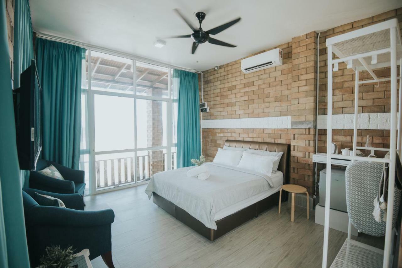 Ombak Deru Lodge Marang Bagian luar foto