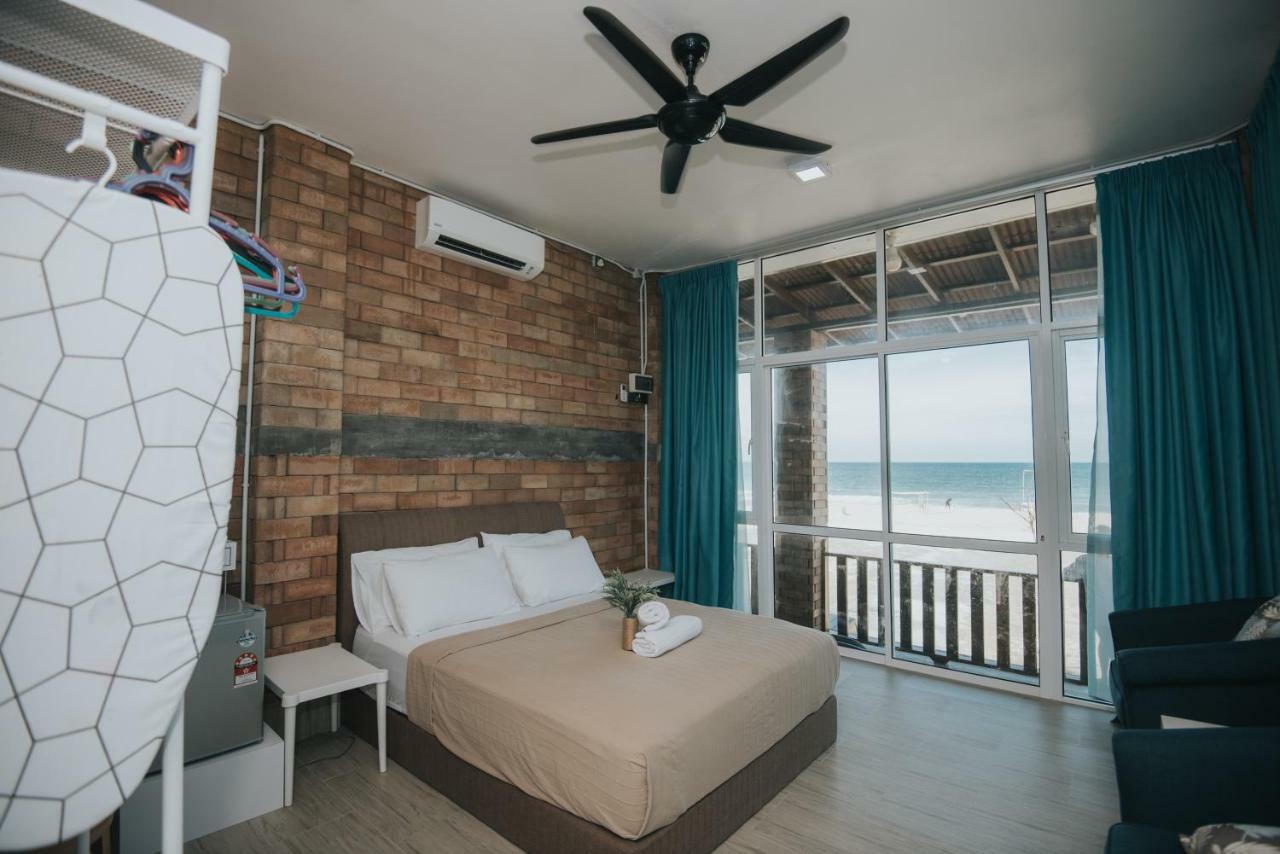 Ombak Deru Lodge Marang Bagian luar foto