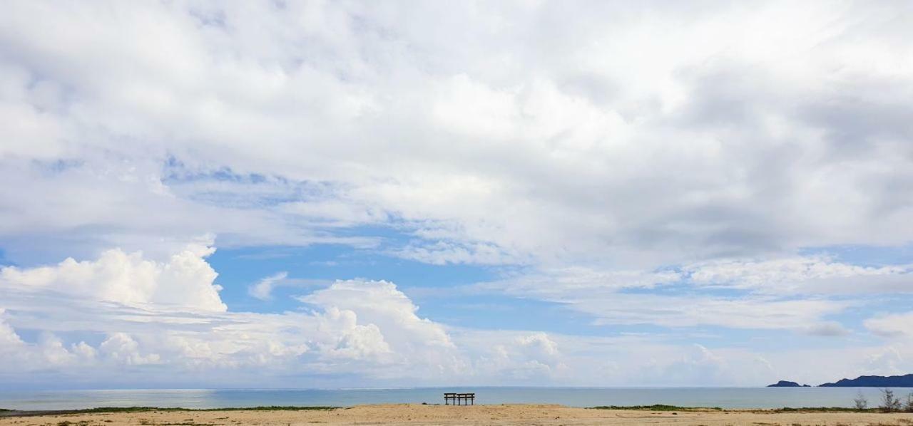 Ombak Deru Lodge Marang Bagian luar foto