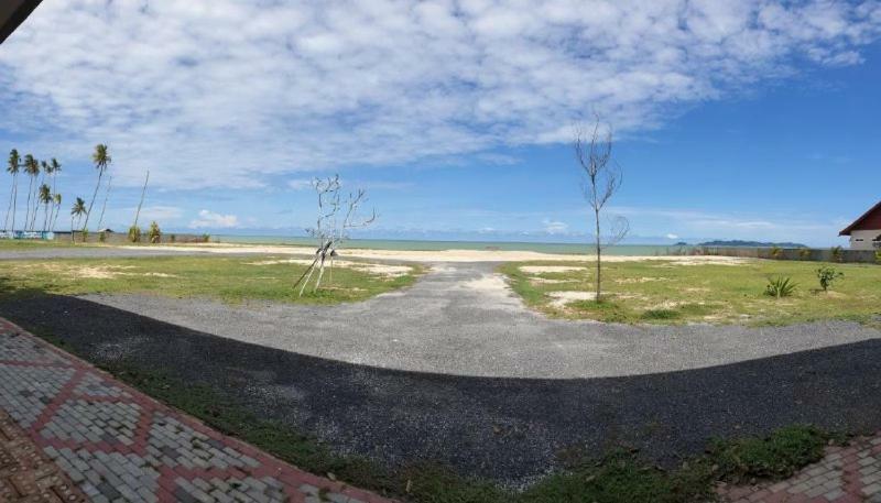 Ombak Deru Lodge Marang Bagian luar foto